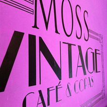 Serigrafía en pared. Screen Printing, Interior Design, and Graphic Design project by Ricardo García Lumbreras - 03.01.2015