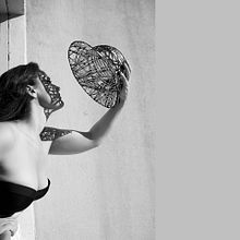 "Dibujando el vacío" . Arahan Seni, Desain Grafis, Dan Fotografi proyek oleh Gabriela Tuparova - 08.31.2015