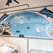 Mural para decorar una pescadería. Acrílico sobre tabla 370 x 150 cm.. Graphic Design, and Traditional illustration project by Miguel Ferrera García - 10.29.2015