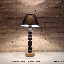 Pie de lámpara con cápsulas de café - Reciclado, reciclaje, upcycling. Un progetto di Artigianato di Rosa Montesa Reciclado Creativo - 06.11.2015