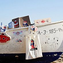 LA MAR, LA LLAR. Un progetto di Belle arti, Br, ing, Br, identit, Calligrafia, Design, Character design, Product design, Design editoriale, Graphic design, Gestione progetti di design, Marketing, Packaging e Serigrafia di Palmera Virginia - 07.11.2015