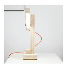 Wooden Desk Lamp. Un progetto di Product design di PAUSA design studio - 30.11.2014