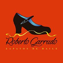 Roberto Garrudo "Zapatos de Baile" (Diseño, Maquetación y Fotografía). Fine Arts, Br, ing, Identit, Art Direction, Design, Editorial Design, Graphic Design, Web Design, and Photograph project by Lola Montiel - 05.30.2015