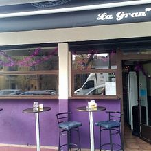 Exposiciones gratuítas en Bar "La Gran "O". Artes plásticas, e Fotografia projeto de Ju Caracoles - 15.12.2015