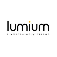 Logotipo LUMIUM iluminación y diseño. Un proyecto de Br, ing e Identidad y Diseño gráfico de Gorka Gil - 22.12.2015