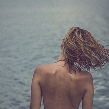 Song of a siren. Photograph project by Cristina Prat Mases - 12.28.2015