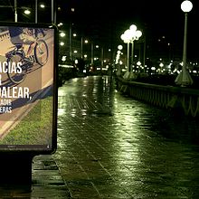 "Gracias por respetar" (Propuesta para campaña en el ayuntamiento de La Coruña para el respeto hacia los peatones). Un proyecto de Diseño gráfico y Fotografía de Samantha Pérez - 09.01.2016