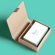 Blue Caterpillar. Design, Br, ing e Identidade, e Design gráfico projeto de Ainhoa Garcia Izaguirre - 11.01.2016