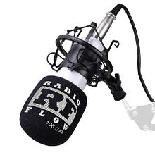 RADIO FLOW. Un proyecto de Br, ing e Identidad y Diseño gráfico de JOSÉ MANUEL PASTRANA MARTÍNEZ - 25.11.2009