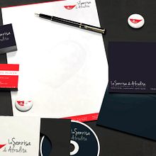 La Sonrisa de Afrodita. Graphic Design project by Ana Mareca Miralles - 04.28.2014