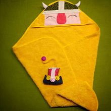 Capa de Baño para Bebe "VikingSoul". Design, Accessor, Design, Product Design, and Costume Design project by Anna Jiménez Fontdevila - 01.31.2016