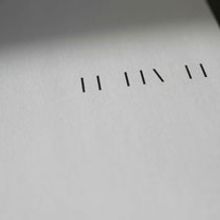 Carlos González. Un progetto di Direzione artistica, Graphic design e Web design di Brigada Estudio - 04.02.2016