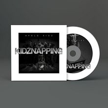 Portada, contraportada y galleta para Apolo kidz en su trabajo "Kidznapping". Un proyecto de Diseño de Pablo de Parla - 15.02.2016