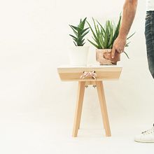 Noia. Mesa auxiliar de madera desmontable. Arts, Crafts, Furniture Design, Making, and Product Design project by Oitenta - 02.17.2016