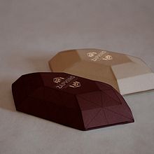 Zaphire, the pleasure of chocolate. Br, ing, Identit, Product Design, Packaging, T, and pograph project by Acorn - Diseño y Web - 03.06.2016