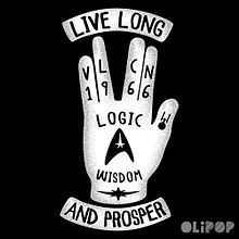 Vulcan Hand. Graphic Design, and Traditional illustration project by Oliver Ibáñez Romero - 03.13.2016