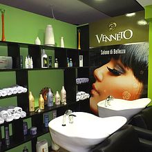 DIseño de Identidad y local comercial. Br, ing, Identit, Lighting Design, Interior Design, Furniture Design, Making, Photograph, and Design Management project by Fernando Andrés Moya Martín - 03.20.2016
