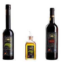 Branding y packaging Sol Ocho. Br, ing, Identit, Art Direction, Graphic Design, and Packaging project by Zorayda Ortiz Mendez - 03.21.2016
