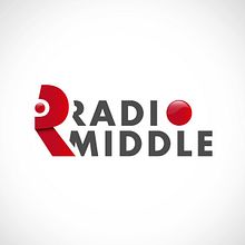 Radio Middle Branding. Un proyecto de Br, ing e Identidad, Diseño y Diseño gráfico de Ángel Sáez Bobo - 23.03.2016