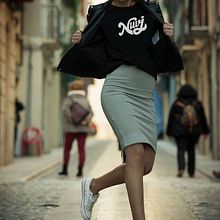 383 camisetas nuvj. Un proyecto de Br, ing e Identidad, Caligrafía y Diseño de nuvj® camisetas - 29.03.2016