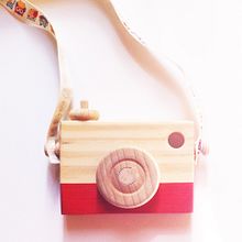 Wooden Camera. Design, To, Design, Product Design, Traditional illustration, and Packaging project by Àngel Soriano - 04.11.2016
