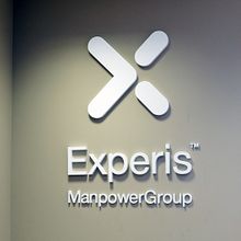 Decoración oficinas Experis. Art Direction, Design, Interior Design, and Graphic Design project by David Olivella Pujol - 04.16.2016