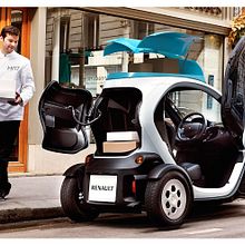 Renault Twizy Concept Series. Un proyecto de 3D, Diseño, Diseño de automoción, Diseño de complementos, Diseño de producto, Diseño gráfico y Diseño industrial de Antonio Fernández Olombrada - 26.02.2016