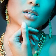 Feeling the Blues for Raine Magazine NYC. Un progetto di Design di gioielli e Fotografia di Ramsés Radi - 02.05.2016