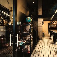 Reforma de local Gentleman´s Barber Acebal . Un proyecto de Arquitectura, Arquitectura interior, Diseño de iluminación, Diseño de interiores, Diseño y creación de muebles					 de Jesús Sotelo Fernández - 04.05.2016