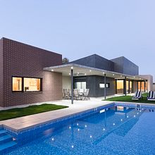 VIVIENDA EN CALLE CRUZADAS. Un proyecto de Arquitectura y Fotografía de Álvaro Viera - 12.09.2015
