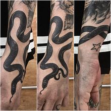 Serpiente. Free hand.. Street Art, Fine Arts, Design, Jewelr, Design, and Traditional illustration project by Aníbal Pantoja - 05.16.2016