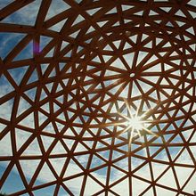 time lapse construcción Domo Geodésico. Architecture, Photograph, Post-production, and Video project by Natalia Peña - 05.16.2016