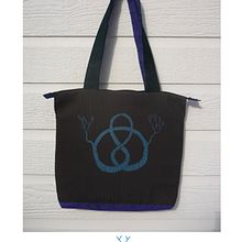 Colaboracion con Joaquin Vila. Un projet de Design , Création d'accessoires , et Création de costumes de Regina Degiorgis Jiménez - 26.05.2016