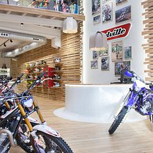 Mudville Motorcycles. Design, Interior Design, Furniture Design, Making, and Design Management project by Stone Designs - 09.08.2014