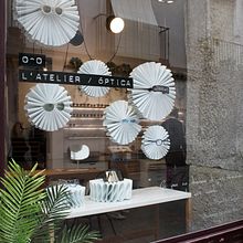 ESCAPARATE PARA ÓPTICA. Un proyecto de Bellas Artes, Diseño de interiores, Escenografía, Eventos y Publicidad de Lara de la Mata Alda - 10.08.2016