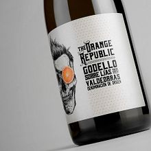 The Orange Republic 2015. Un progetto di Graphic design, Illustrazione tradizionale e Packaging di MABA - 10.08.2016