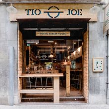 Tio Joe. Br, ing, Identit, Art Direction, Graphic Design, and Creative Consulting project by Diferente - 09.11.2016
