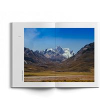 Proyecto Editorial Huascarán | Interior. Un proyecto de Dirección de arte, Diseño y Diseño editorial de Carlo Paredes - 15.09.2016