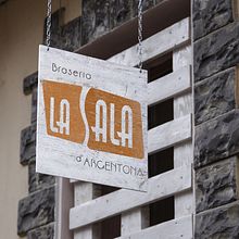 Restaurant La Sala d'Argentona. Un proyecto de Br, ing e Identidad y Diseño gráfico de Jaime Pavón - 04.03.2013