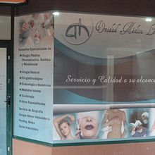 Publicidad exterior: Diseño Microperforado Unidad Médica Los Laureles. Un projet de Design graphique de Magda Semidey - 05.06.2015