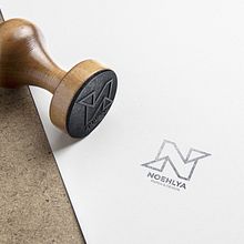 NOEHLYA. Arts, Crafts, Logo Design, and Graphic Design project by Noelia Barreda - 10.10.2016
