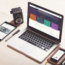 Diseño web Seinet Group. Un proyecto de Diseño y Diseño Web de Veronica Moreno Cobos - 07.10.2016