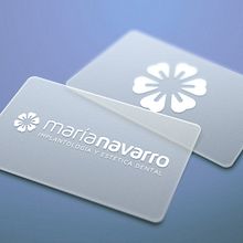 Nuevo proyectoDiseño de logotipo para una clínica sevillana especializada en la implantología y la estética dental: Implantes, prótesis y regeneración de encías.. Un projet de Br, ing et identité, Design  , et Design graphique de Alejandro Prieto Jaime - 11.10.2016