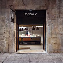 Be Chocolate Gotic / Barcelona Colaboration with Zazurca&Co. Un proyecto de 3D, Arquitectura interior, Diseño, Diseño de iluminación, Diseño de interiores, Diseño de producto y Gestión del diseño de Alexandra Leira - 13.06.2015