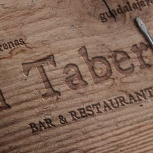 La Taberna. Un projet de Br, ing et identité , et Design graphique de Andrea Madrid - 10.04.2016