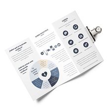 Tripticos. Un progetto di Br, ing, Br, identit, Design, Graphic design e Pubblicità di Ana Martinez - 20.11.2016