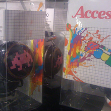 Headphones Blanco. Art Direction, Design, Accessor, Design, Graphic Design, and Traditional illustration project by zstudio - 02.03.2012
