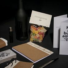 Kit del buen amigo. Graphic Design, Br, ing, Identit, Photograph, and Paper Craft project by Ana Arias Vaquerizo - 12.05.2016