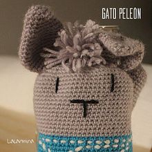 Gato peleón. Design, Accessor, Design, Product Design, Photograph, and Traditional illustration project by carmela Alfonso - 02.11.2017
