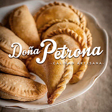 Logo · Packaging · Vídeo | Doña Petrona. Graphic Design, Packaging, and Logo Design project by Pamela Gómez Campos - 01.01.2016